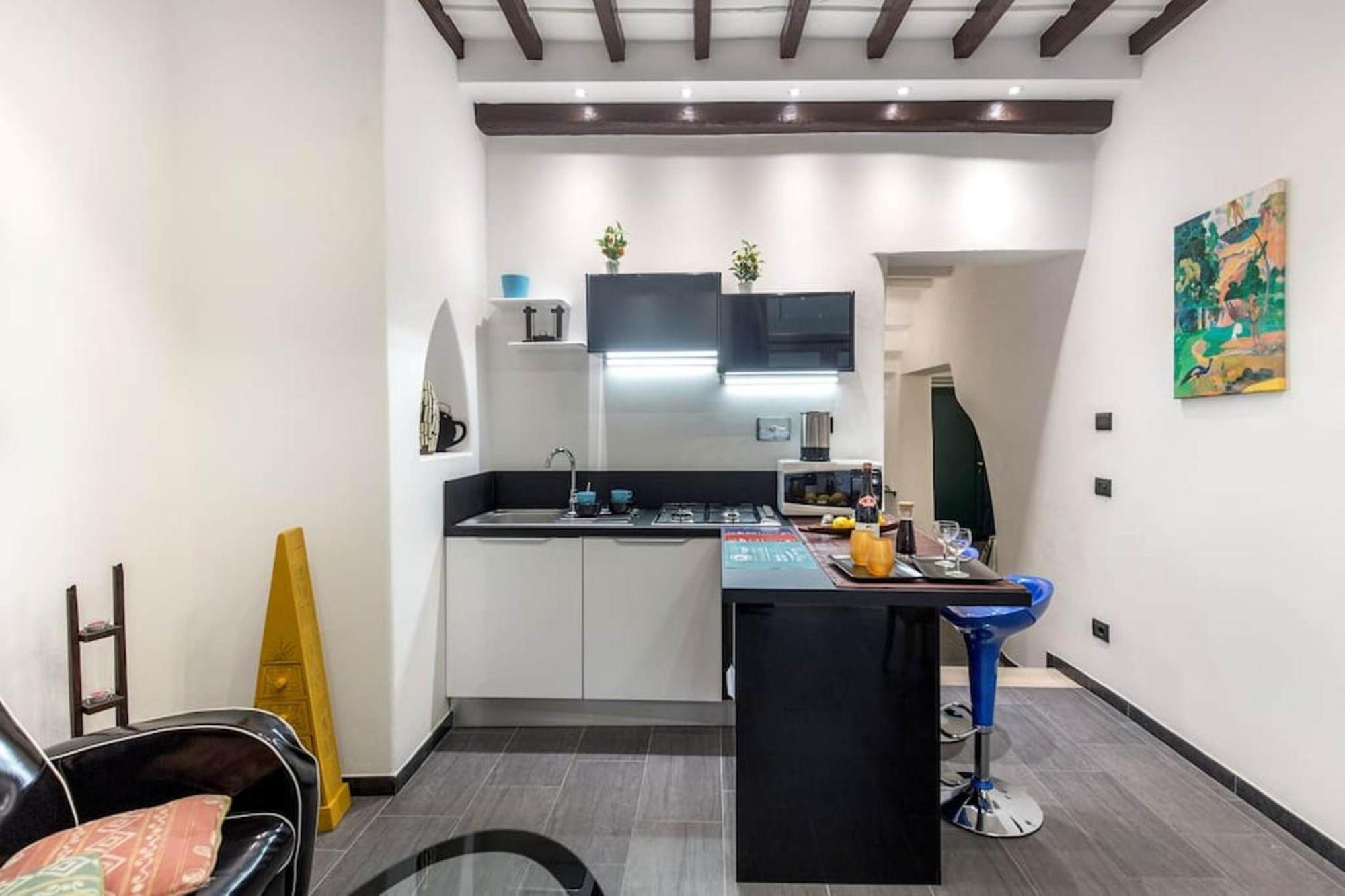 Modern House + 2 Free Bikes, Historical Center Of *